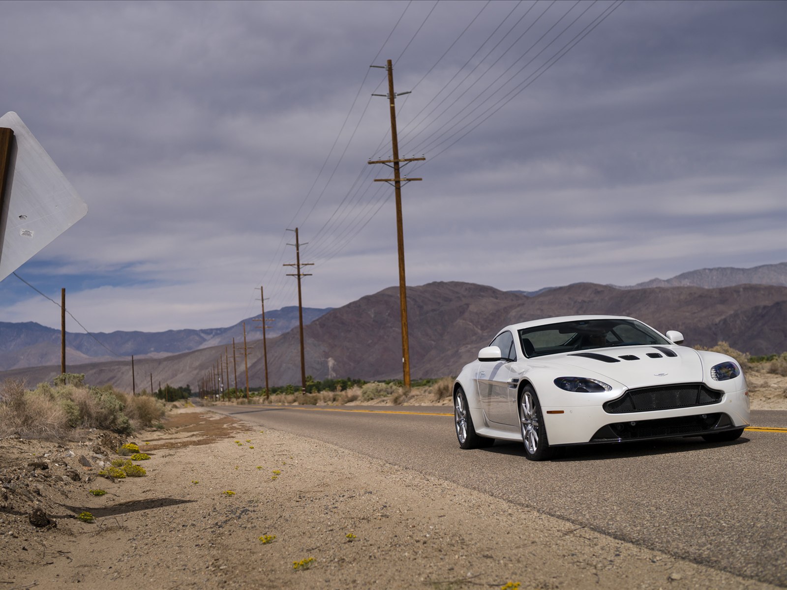 Aston Martin V12 Vantage S 2014